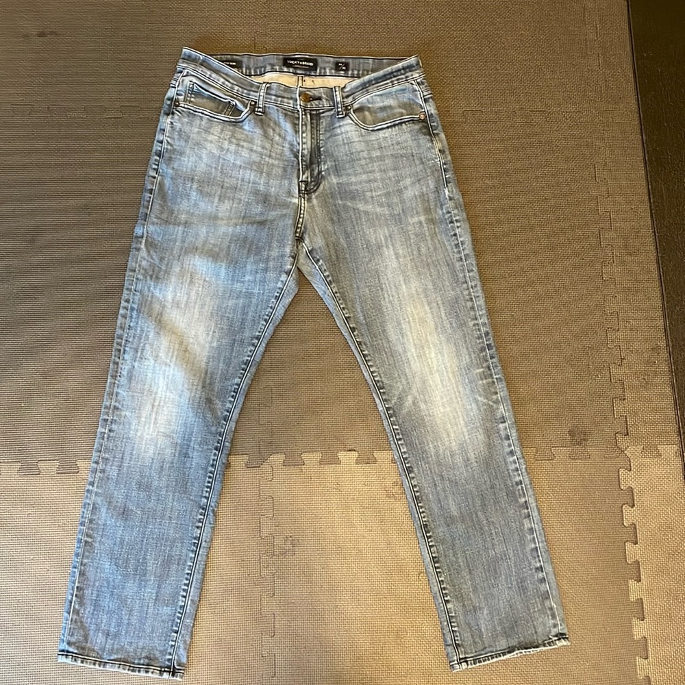Lucky Brand denim jeans size 34/32 style 410 Athletic Slim